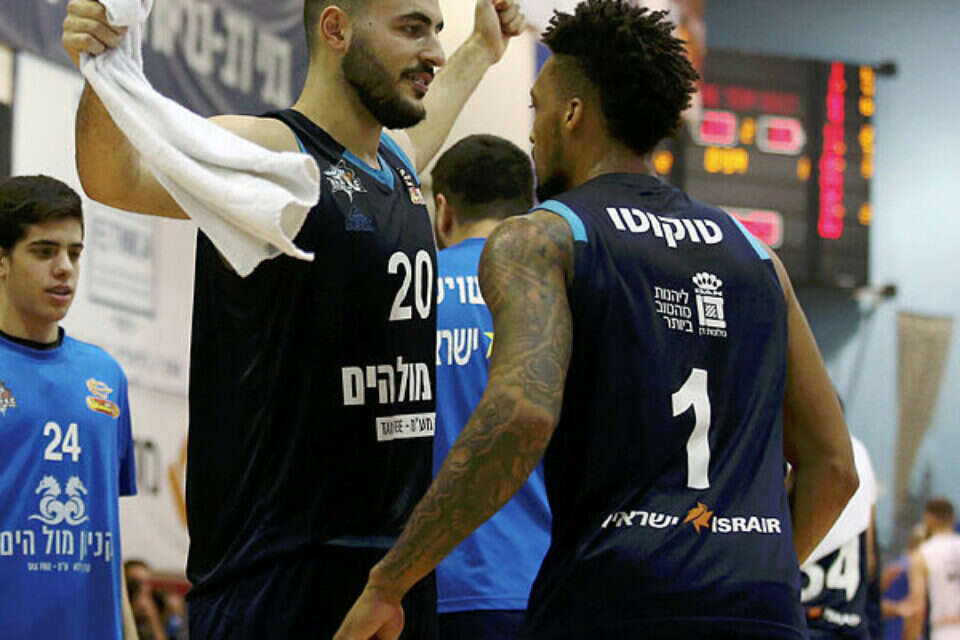 זלמנסון וטקוטו חוגגים. אילת מגיעה במומנטום נהדר // צילום: אלן שיבר // זלמנסון וטקוטו חוגגים. אילת מגיעה במומנטום נהדר // צילום: אלן שיבר ,