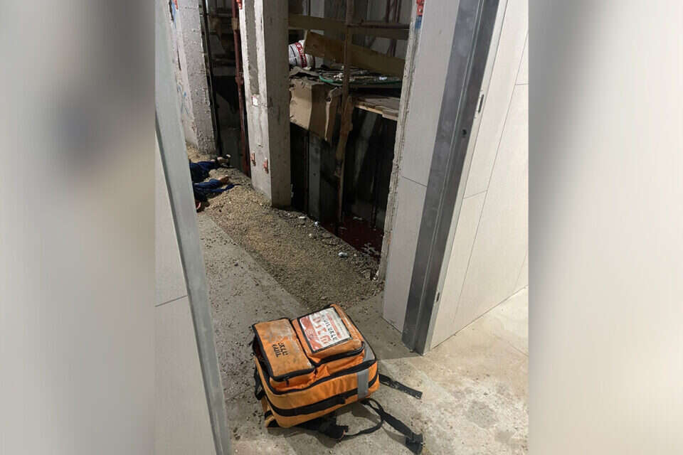 פיר המעלית באתר הבנייה , איחוד הצלה