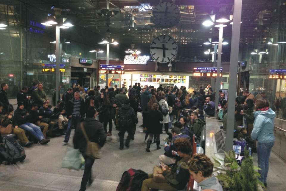 עומס בתחנת רכבת // צילום ארכיון: עמי שומן // עומס בתחנת רכבת // צילום ארכיון: עמי שומן ,
