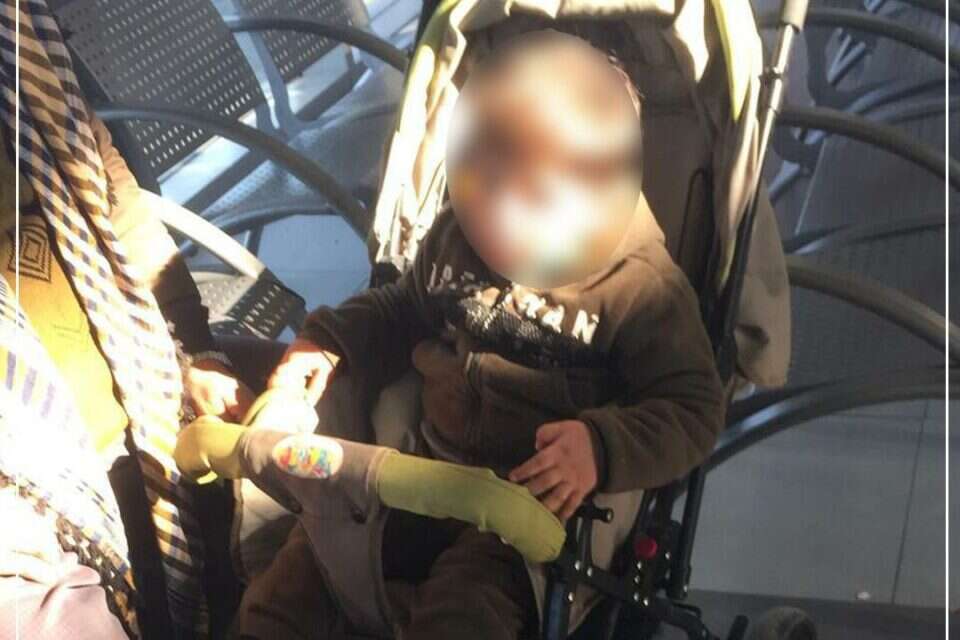 בן ה-4 שננטש במחסום ארז // צילום: מתאם פעולות הממשלה בשטחים // בן ה-4 שננטש במחסום ארז // צילום: מתאם פעולות הממשלה בשטחים ,