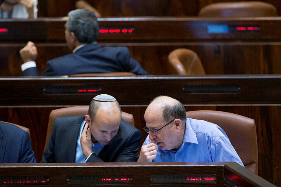 יעלון ובנט בימים אחרים // צילום: יונתן זינדל // יעלון ובנט בימים אחרים // צילום: יונתן זינדל ,