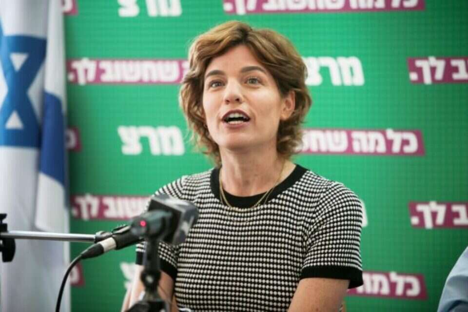 לא ממהרת להסכים. ח"כ תמר זנדברג // צילום: אורן בן חקון // לא ממהרת להסכים. ח"כ תמר זנדברג // צילום: אורן בן חקון ,
