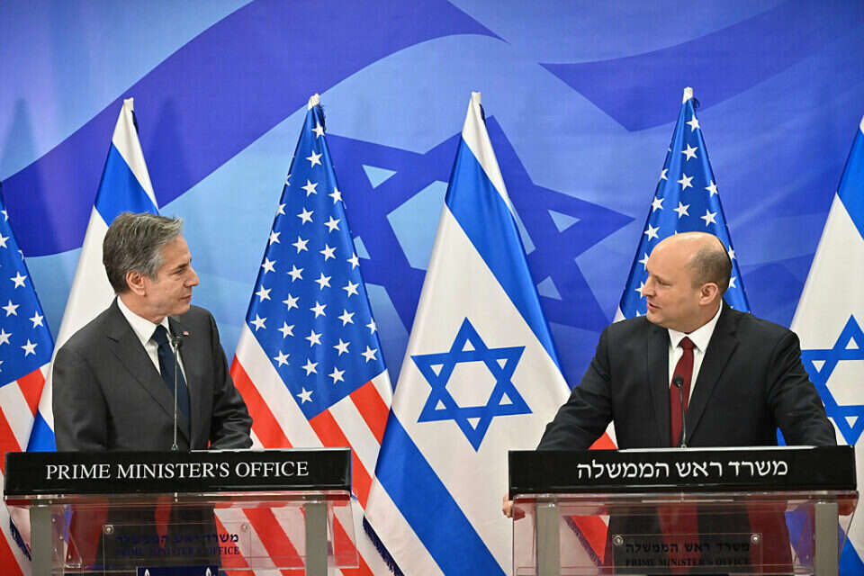 ביקור מזכיר המדינה איננו מאורע חריג, בנט ובלינקן בירושלים בביקורו הקודם (ארכיון) , קובי גדעון, לע"מ