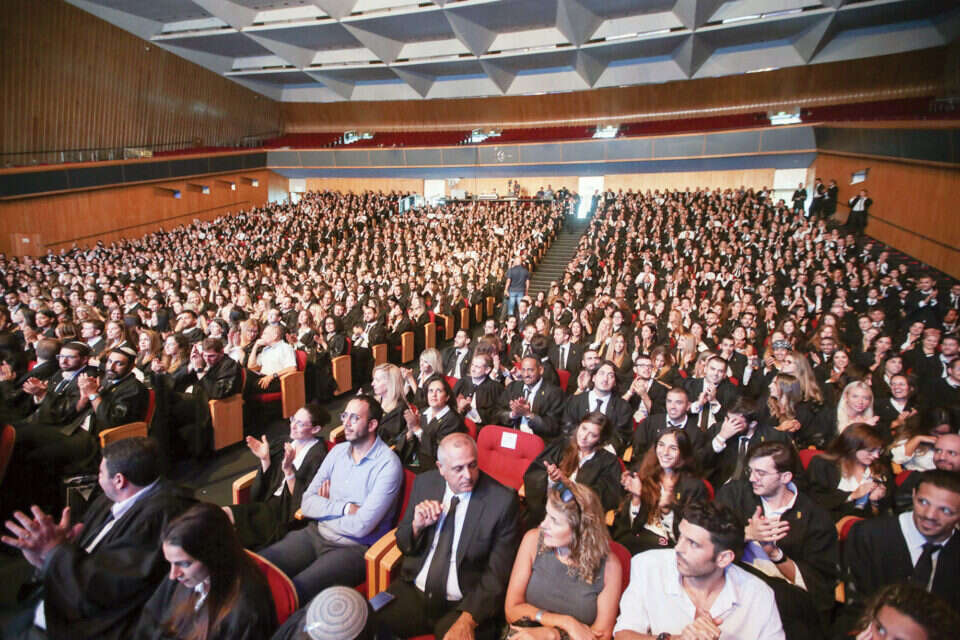 טקס הסמכת עורכי דין. למצולמים אין קשר לכתבה // צילום: אורן בן חקון ,