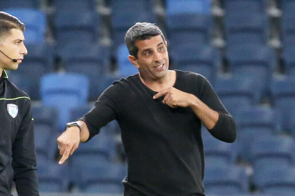צילום: יוסי שקל // שרון מימר. עם הפנים לינואר , 