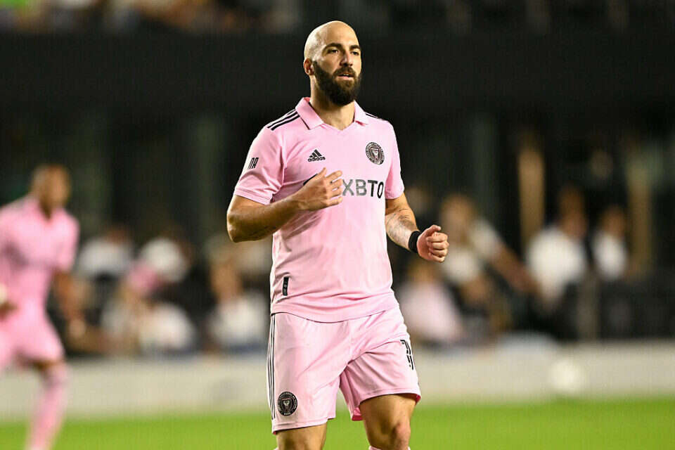 גונסאלו היגוואין במדי אינטר מיאמי מה-MLS , AP