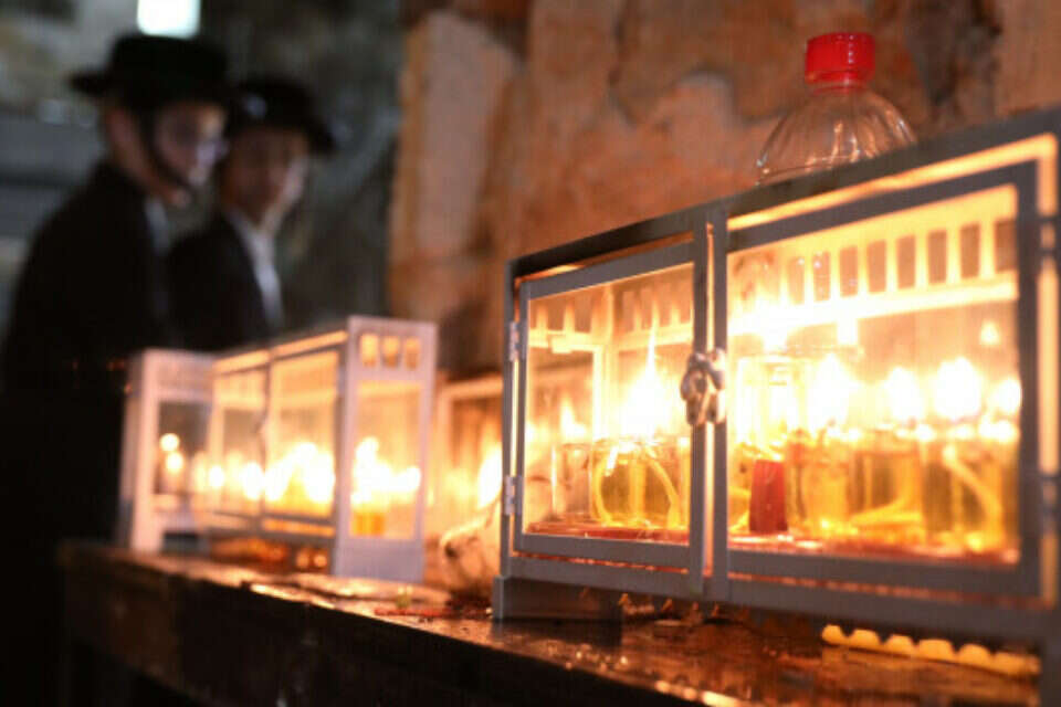 חנוכיות במאה שערים // צילום: מירי צחי , 
