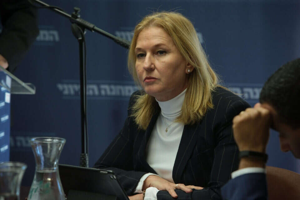 צילום: אורן בן חקון // "נתניהו מבקש למוטט סדרי עולם". לבני ,
