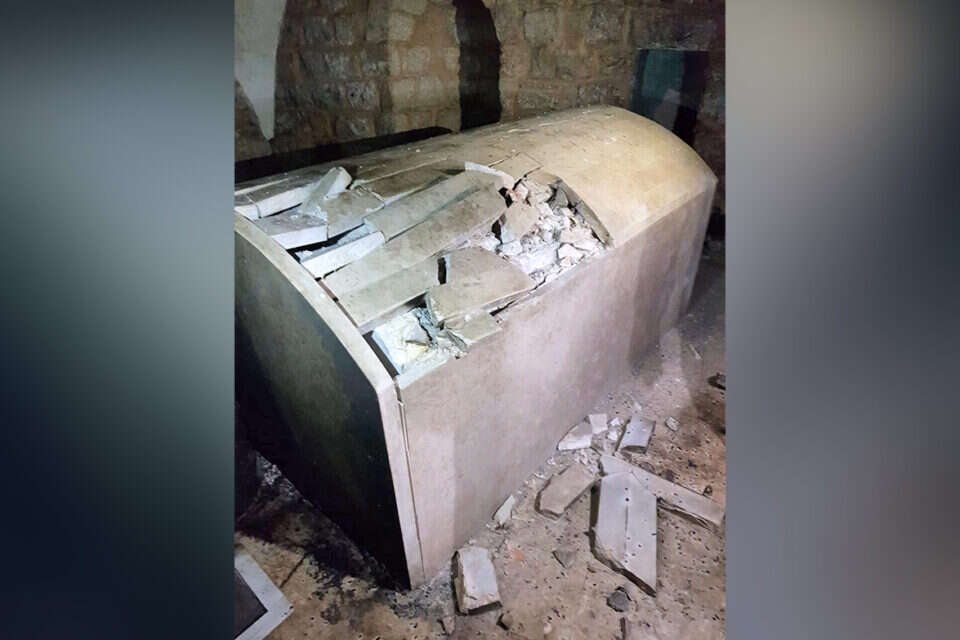 הצתת קבר יוסף לפני שלושה חודשים , ללא
