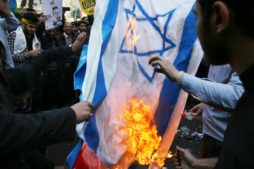שריפת דגלי ישראל ׁ(ארכיון) , AFP