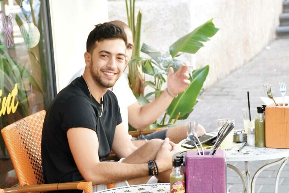 צילום: צ'ינו פפראצי // רועי קורנבלום מסתדר יפה בלי מריה ,