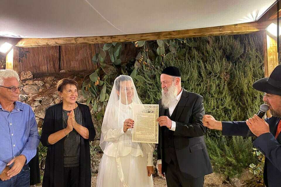 שולי רנד וצופית גרנט בחתונה ,