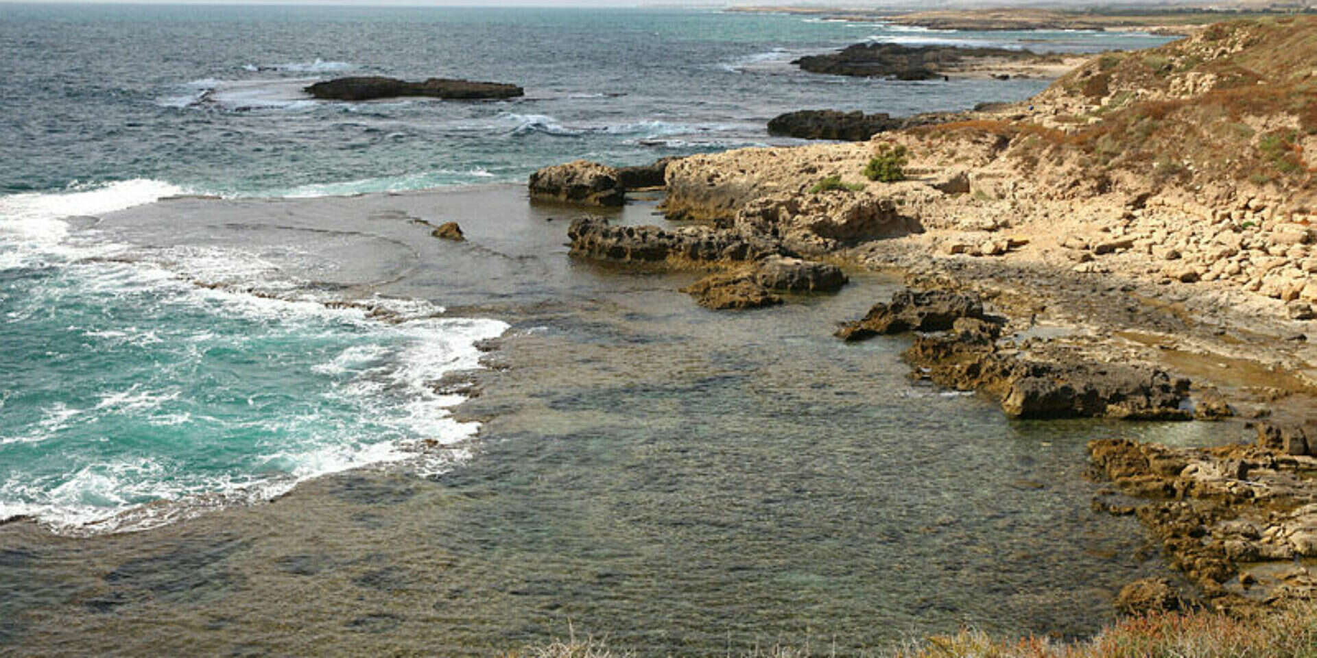 מהנקיים בישראל. חוף הבונים , לירון אלמוג