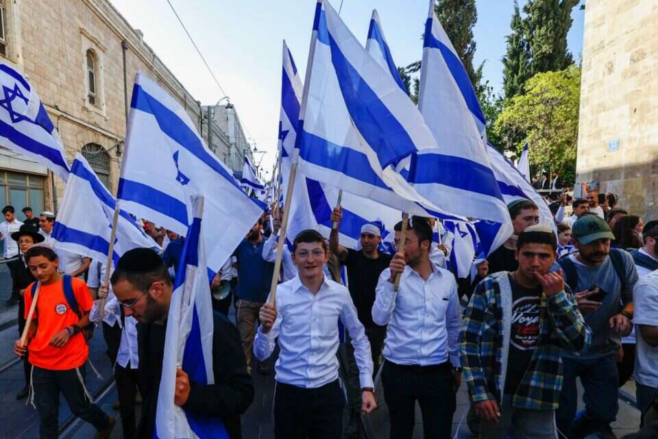 מצעד הדגלים בסמוך לשער שכם , אורן בן חקון