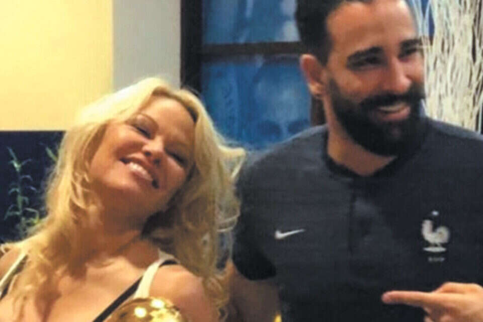 צילום: אינסטגרם // רמי לה. פמלה אנדרסון, אדיל רמי והגביע הקדוש ,