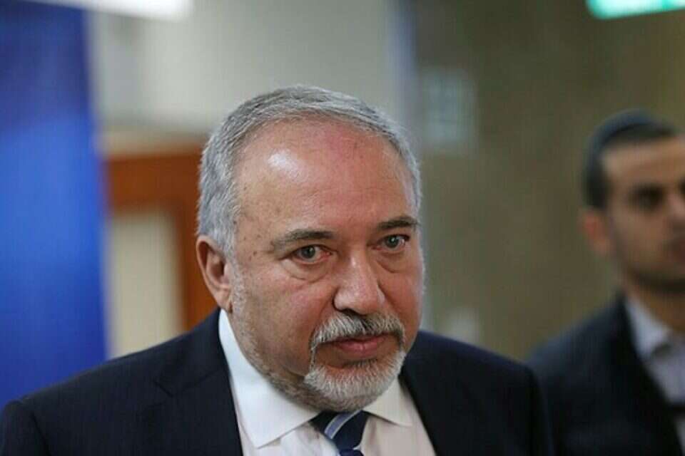 שר הביטחון, אביגדור ליברמן בישבת הממשלה // צילום: אלכס קולומויסקי , 