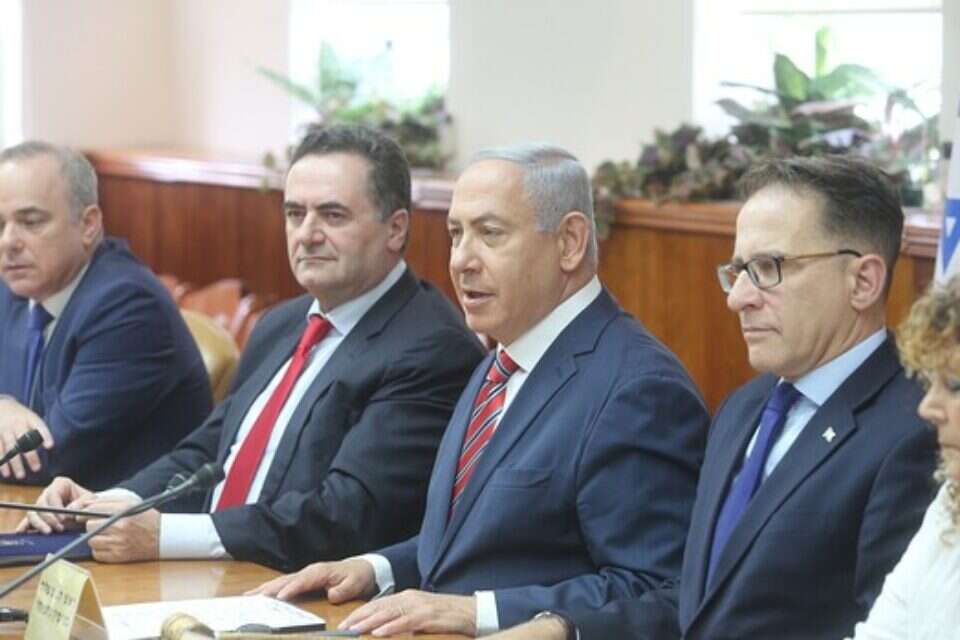 נתניהו בישיבת הממשלה // צילום: מארק ישראל סלם // נתניהו בישיבת הממשלה // צילום: מארק ישראל סלם ,