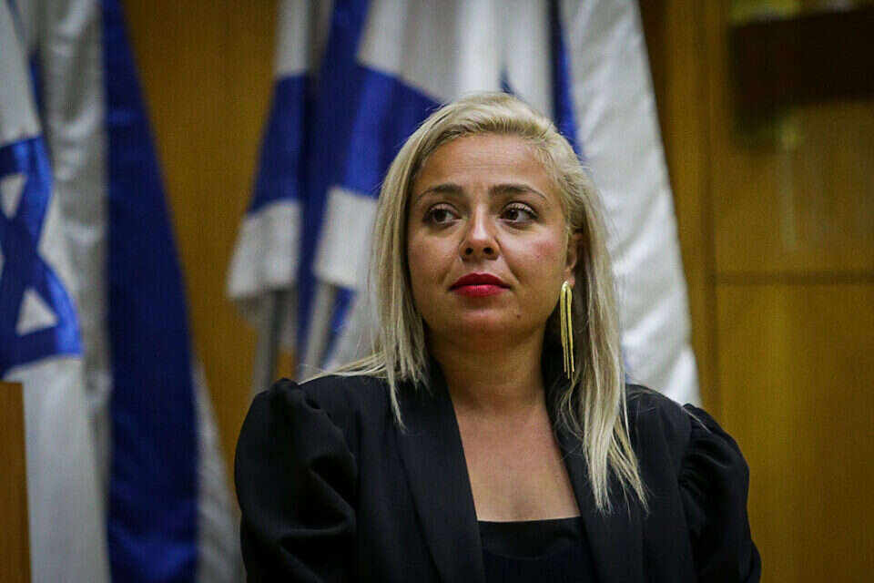 עדי גוזי , אורן בן חקון