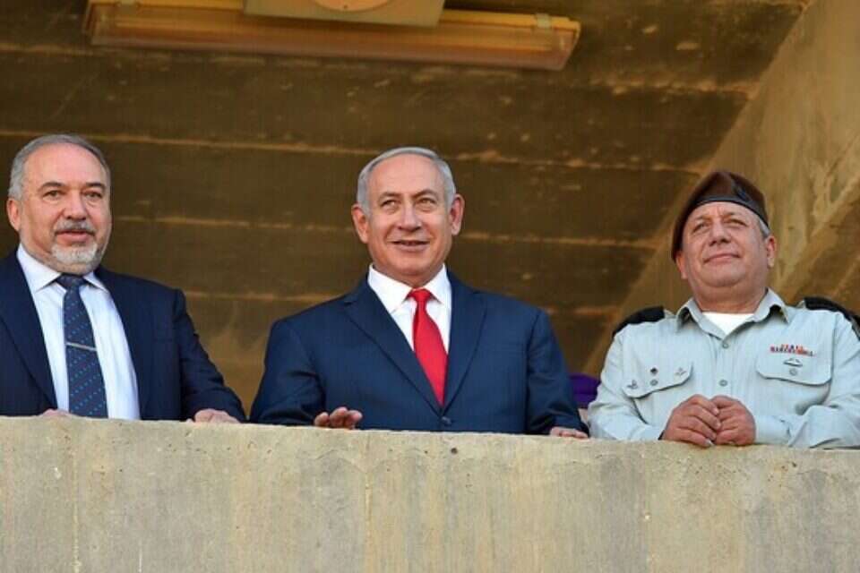 הרמטכ"ל, ראש הממשלה ושר הביטחון בטקס // צילום: אריאל חרמוני, משרד הביטחון , 