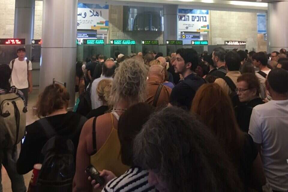 התורים בשדה התעופה ,