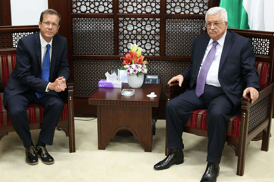 הרצוג ואבו מאזן בפגישתם הקודמת , אי.אף.פי