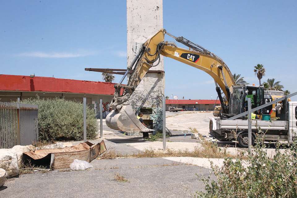 תחילת ההריסות בדולפינריום. העבודות יימשכו כחודשיים // צילום: קוקו // תחילת ההריסות בדולפינריום. העבודות יימשכו כחודשיים // צילום: קוקו ,