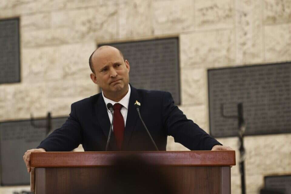רה"מ בטקס הזיכרון. צעקות נשמעו לעברו  , אורן בן חקון
