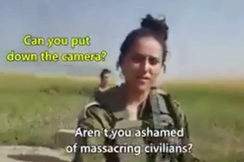 "את לא מתביישת בטבח אזרחי?" אמרה לחיילת צה"ל ,