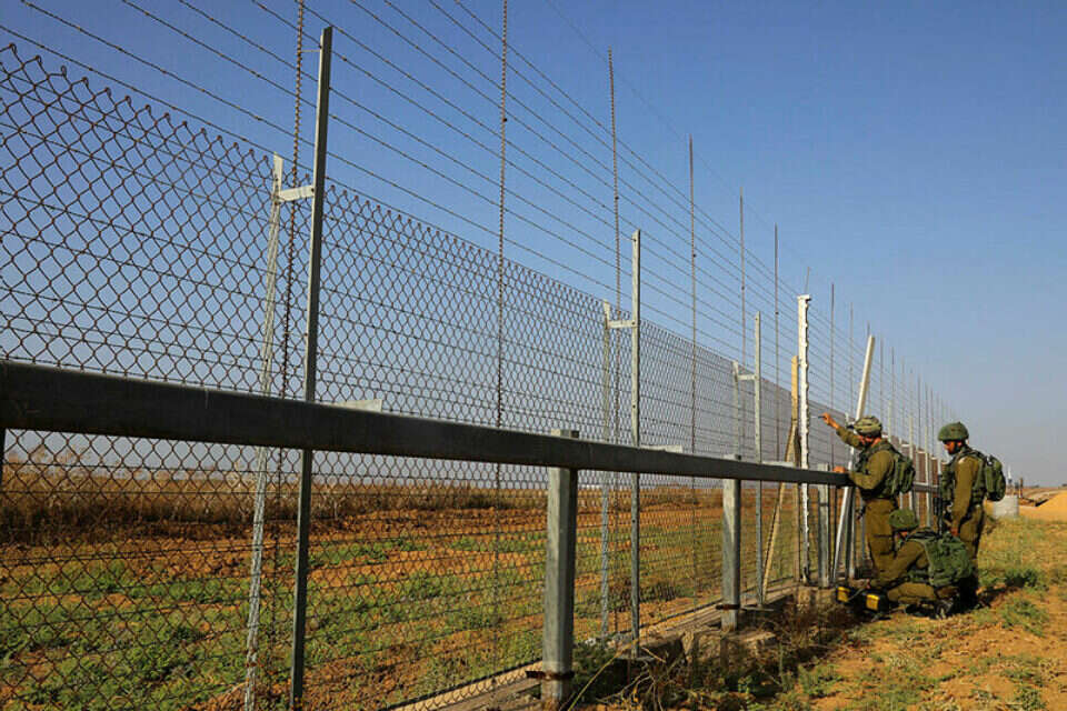 הונח במהלך ההתפרעויות. גדר הגבול עם עזה // צילום: זיו קורן , זיו קורן