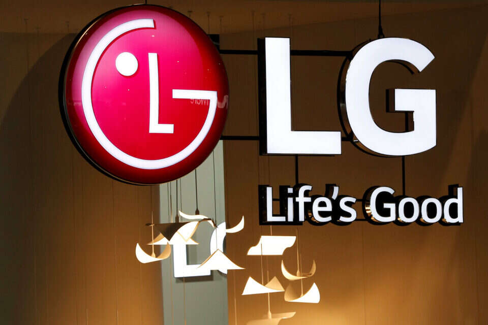 סמליל חברת LG, בתערוכת המובייל האחרונה בברצלונה השנה // צילום: רויטרס ,