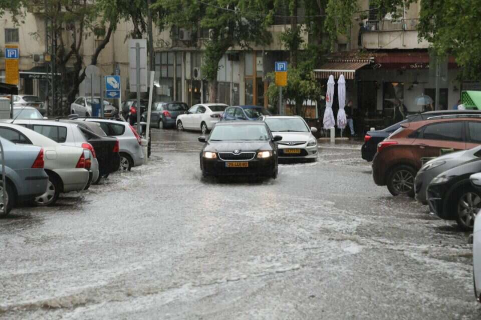 גשם אביבי הפכפך // צילום: גדעון מרקוביץ // גשם אביבי הפכפך // צילום: גדעון מרקוביץ , 