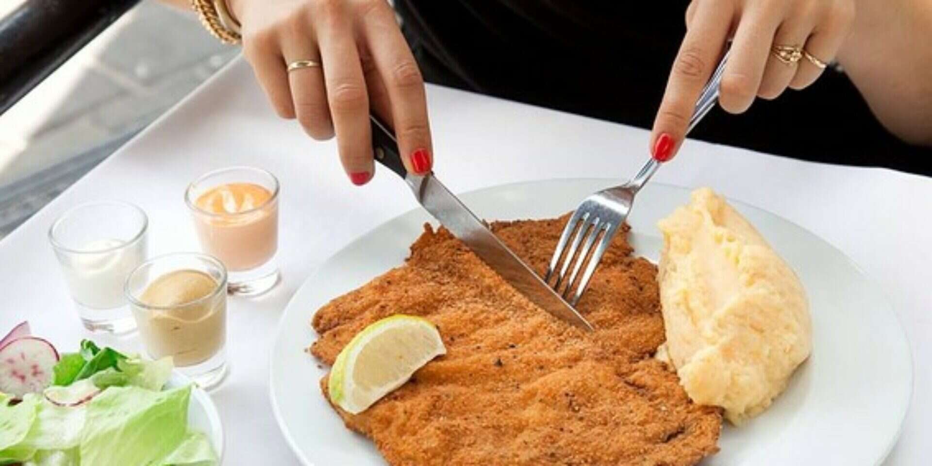 שניצל עגל עם פירה וסלט ירוק // צילום: תמוז רחמן , תמוז רחמן