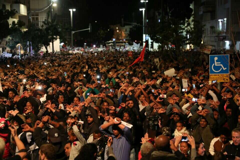 צילום: גדעון מרקוביץ // המפגינים בדרום תל אביב, הערב , 