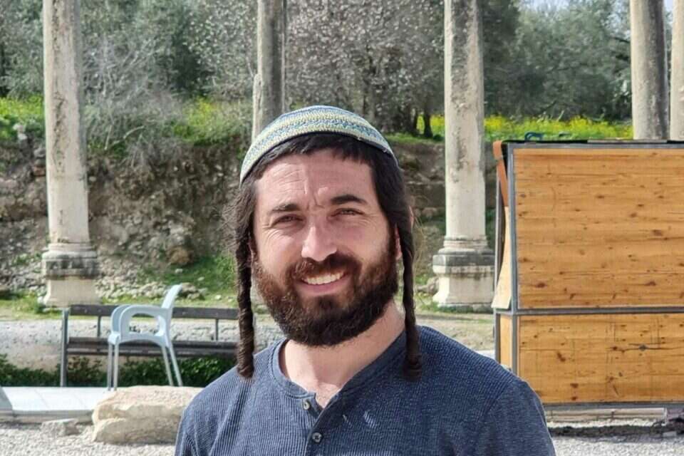 צבי סוכות