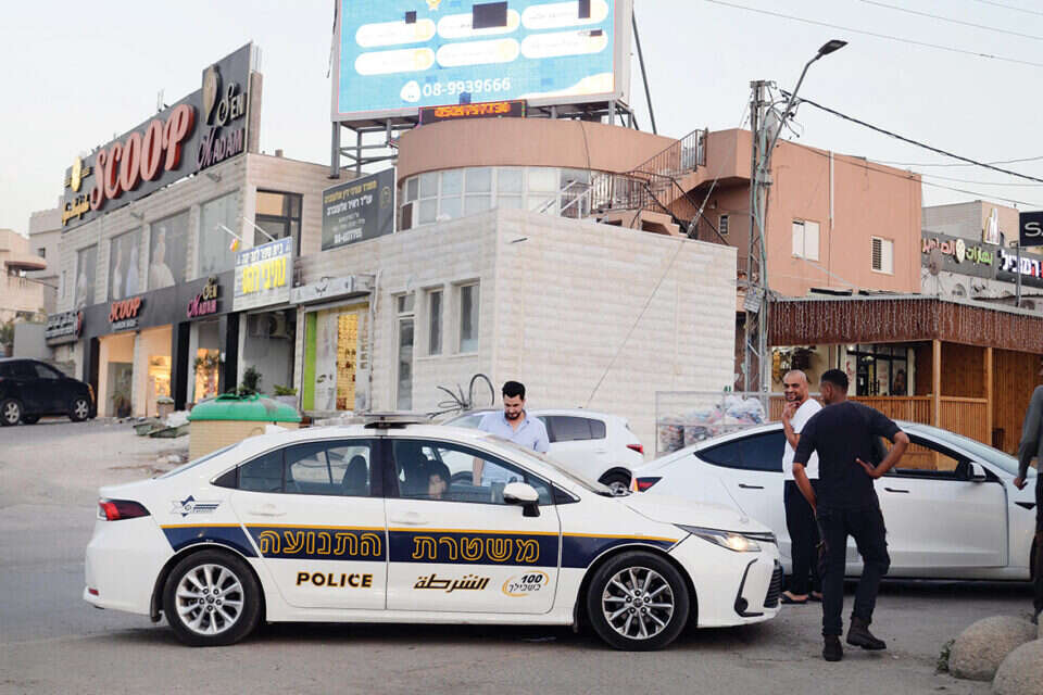 ניידת משטרה בעיר רהט , דודו גרינשפן (צילום ארכיון)