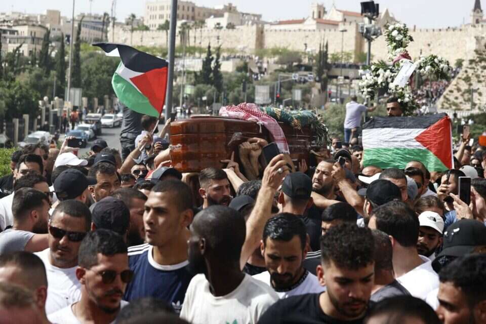 הלוויתה של העיתונאית , אורן בן חקון