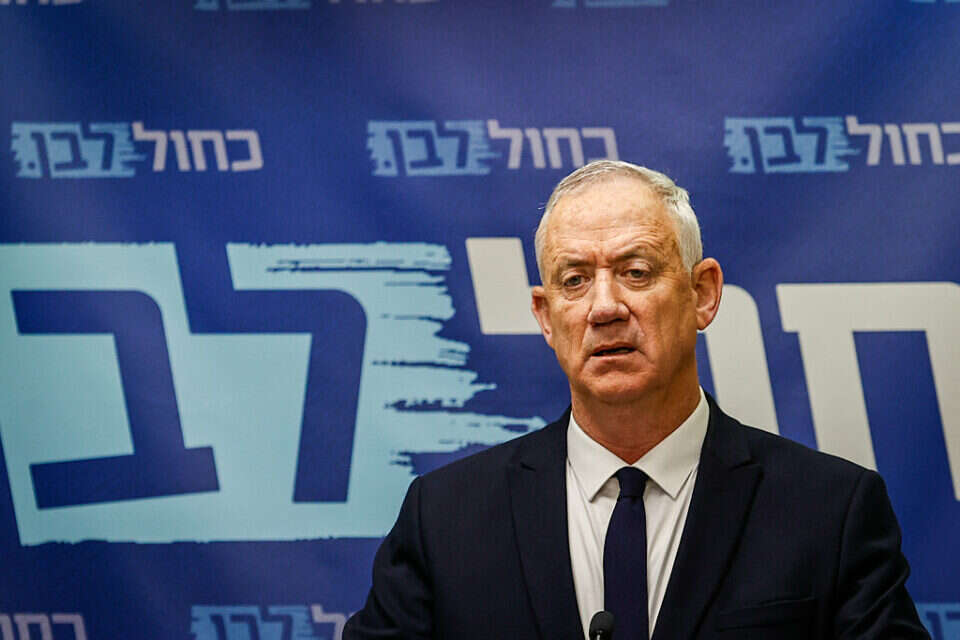 "קורא לכל חברי הממשלה לתמוך בחוק". השר גנץ , אורן בן חקון