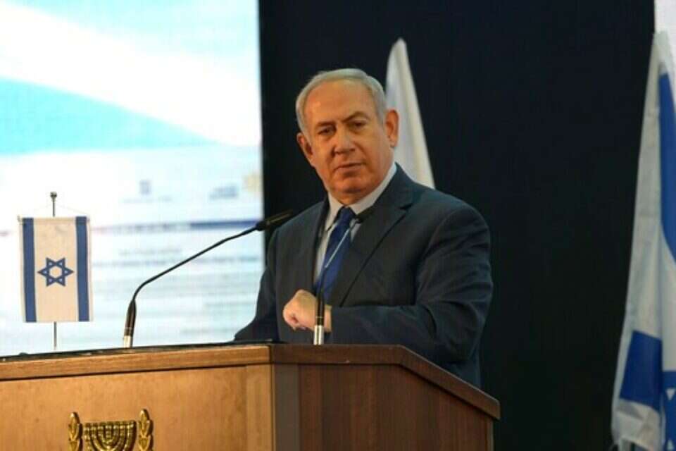 "נגד מי אתם מפגינים?". רה"מ נתניהו // צילום: גיל אליהו ג'יני ,