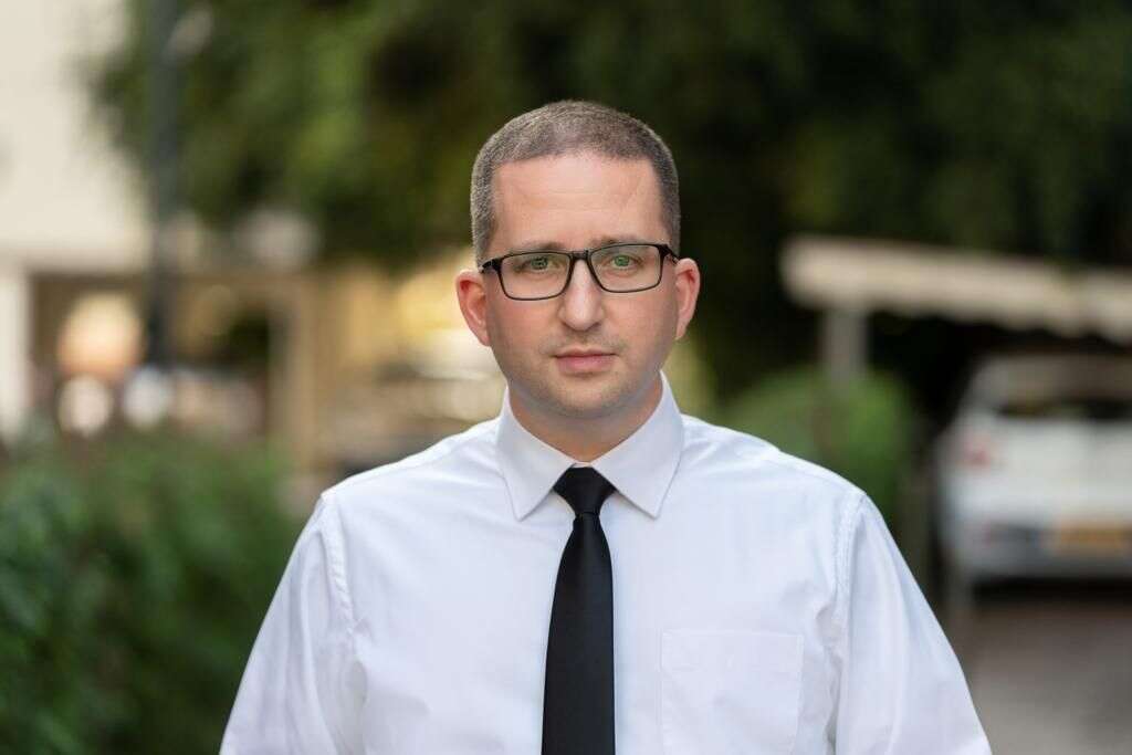 עו"ד אלעד רט