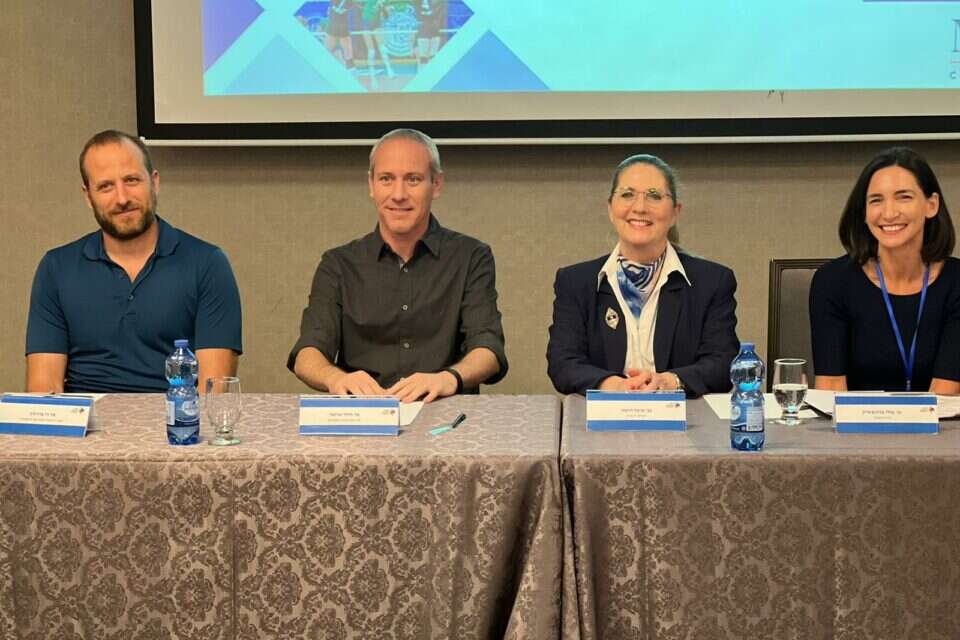 חילי טרופר עם הגברת מיכל הרצוג , משרד התרבות והספורט