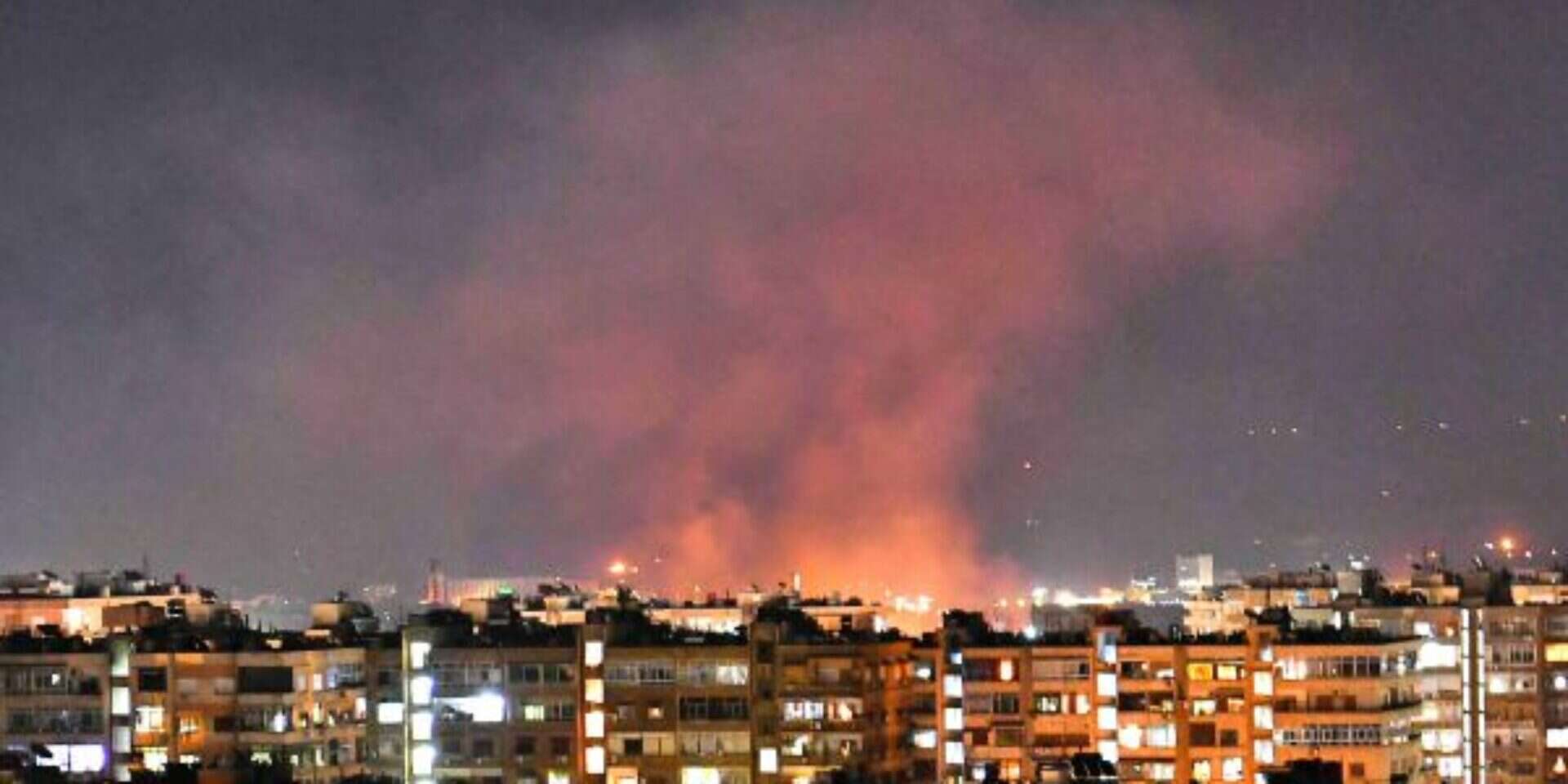 עשן מעל דמשק בעקבות תקיפה ישראלית (ארכיון) , אי.אף.פי