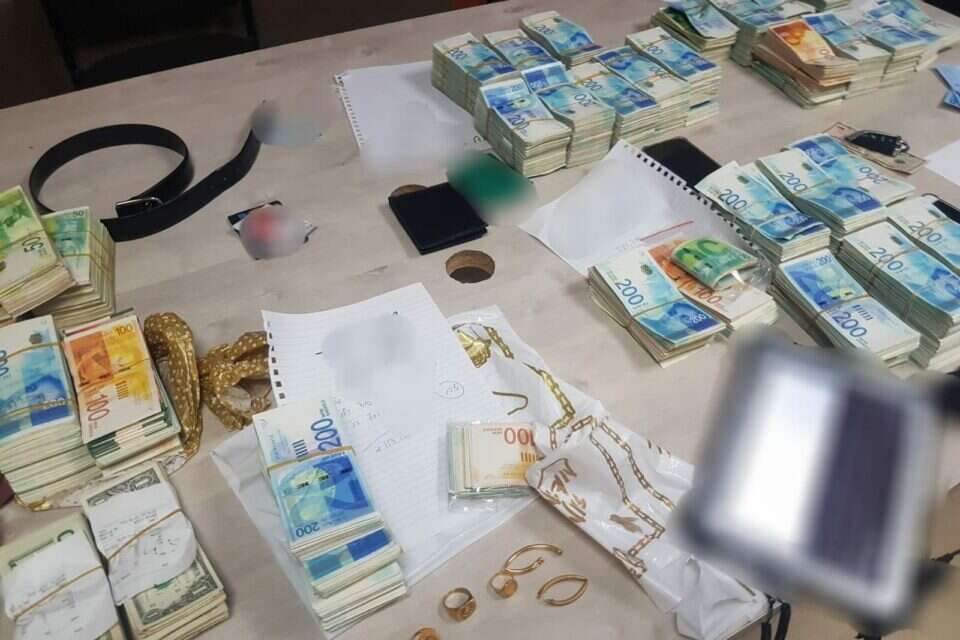 מיליון וחצי ש"ח נתפסו בדירה באשקלון , דוברות המשטרה