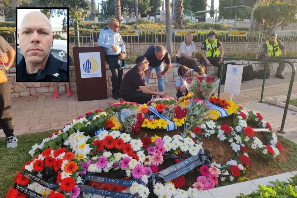 קברו של מתנדב המשטרה עמיחי כרמלי , יוסי זליגר