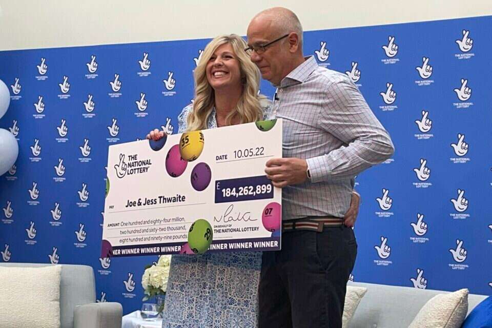 בני הזוג ג'ו וג'ס ת'ווייט , מתוך אתר הלוטו הבריטי