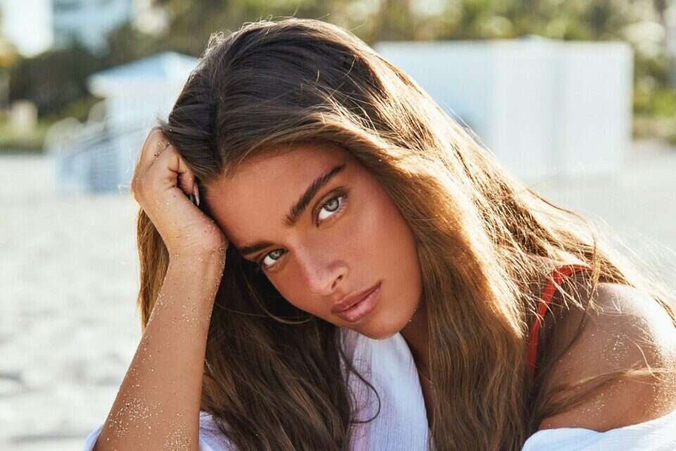 נועה קירל , Vivian Arthur