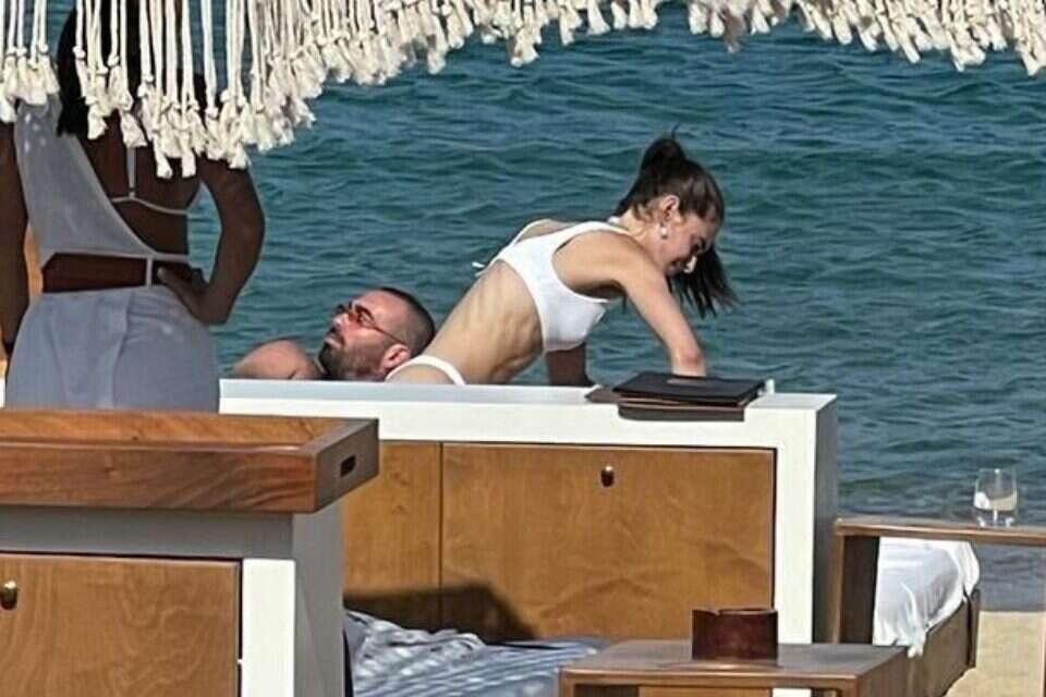 יעל שלביה ועומר אדם ,