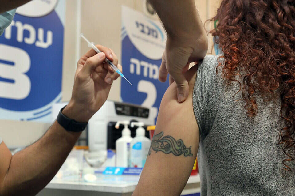 עלייה של 160% בכמות המתחסנים בתוך פחות מחודש. מתחסנת במכבי (ארכיון) , גדעון מרקוביץ