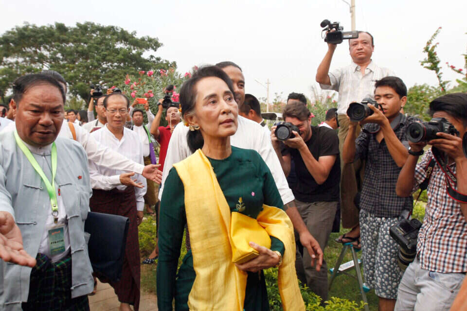 נרדפת נצחית. אונג סאן סו צ'י , אי.פי