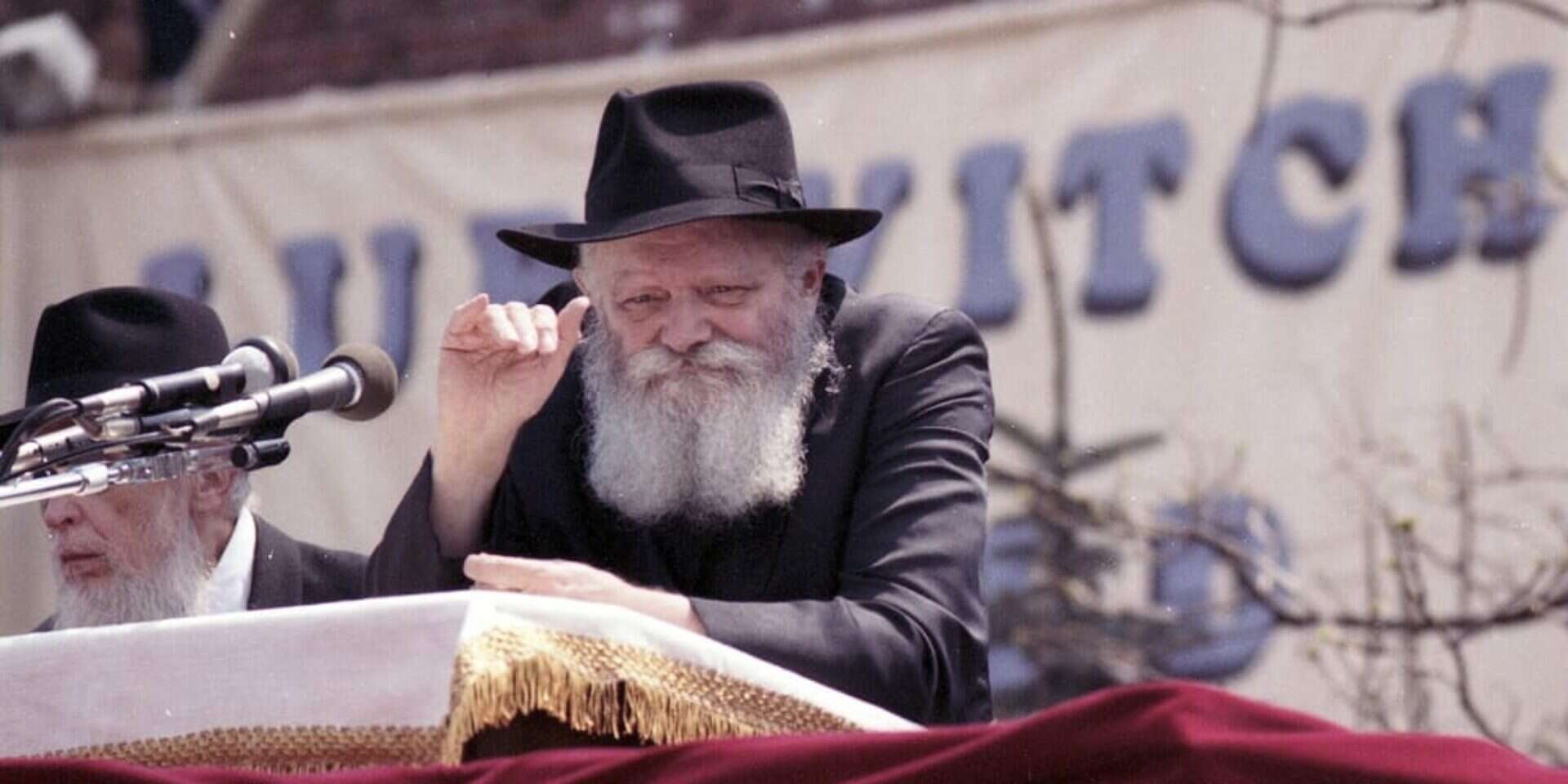 הרבי מליובאוויטש , ישראל גולדשמיט