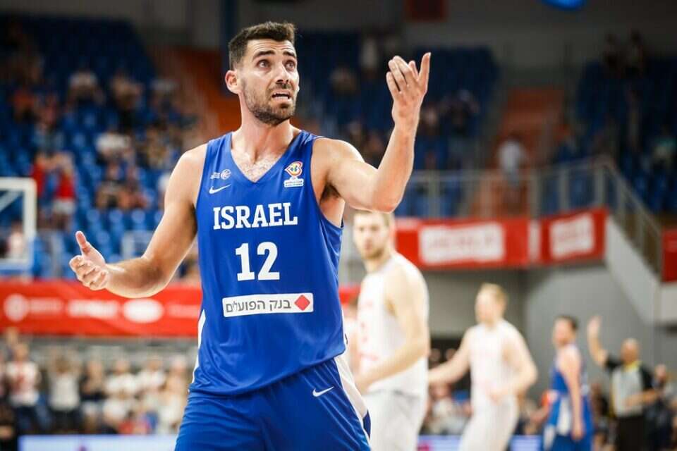 רפי מנקו. הפסד צורם לנבחרת , פיב"א, האתר הרשמי